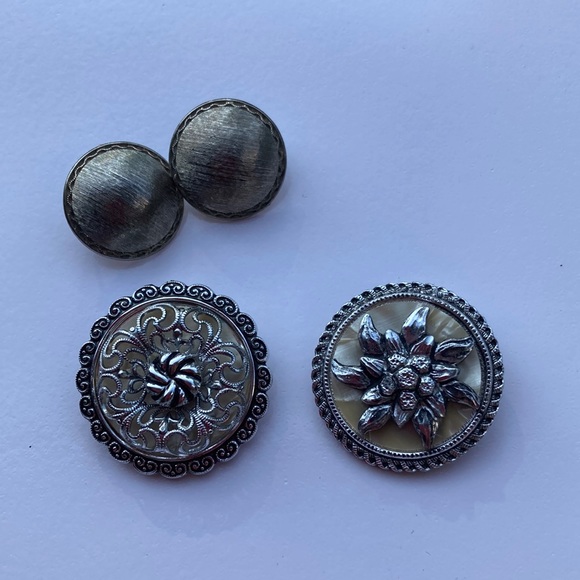 Vintage scarf clips and matching earrings - Picture 2 of 13